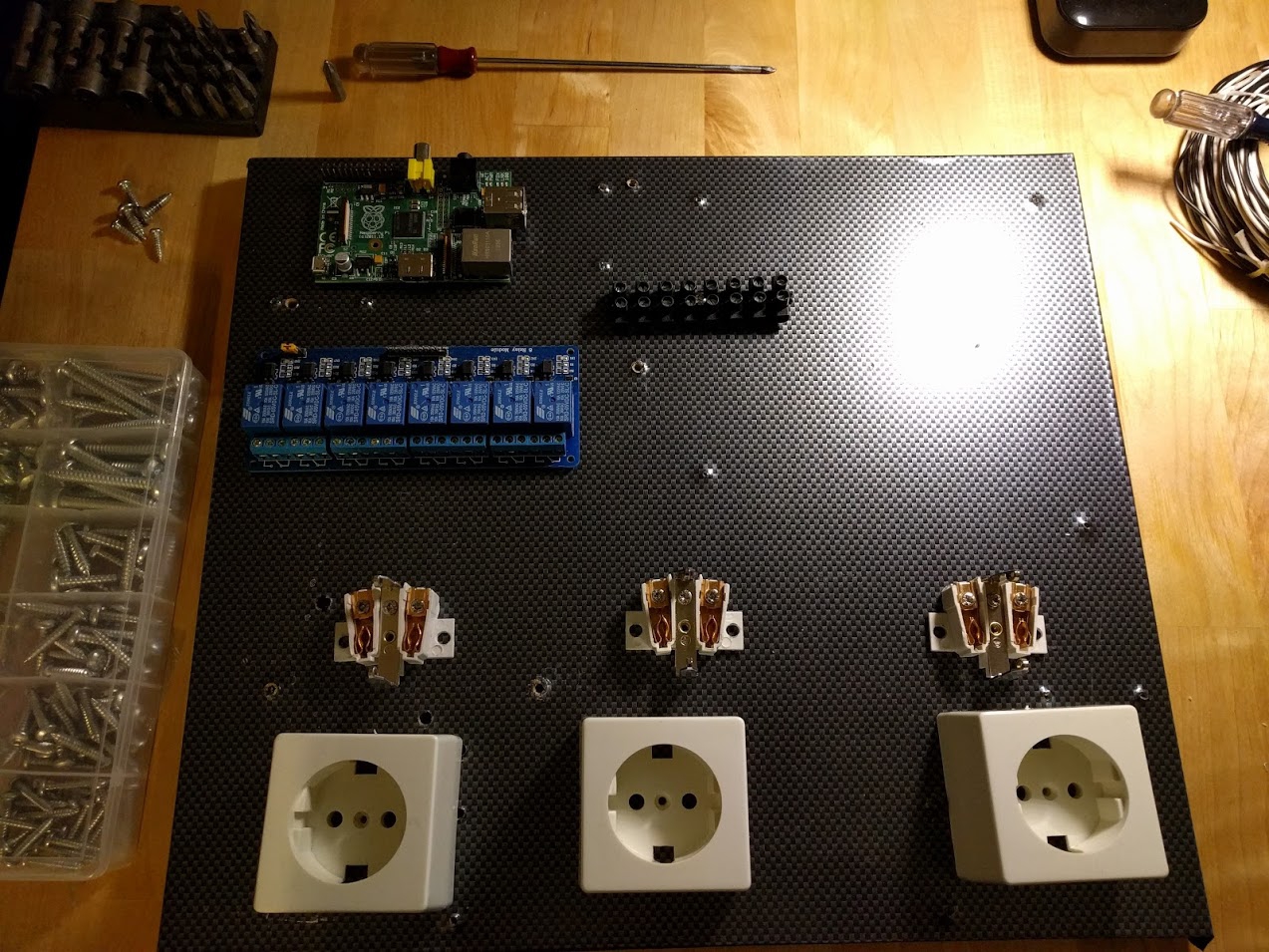 Raspberry Pi RF Remote-controlled Mains Sockets (Power Plugs) : 6 Steps -  Instructables